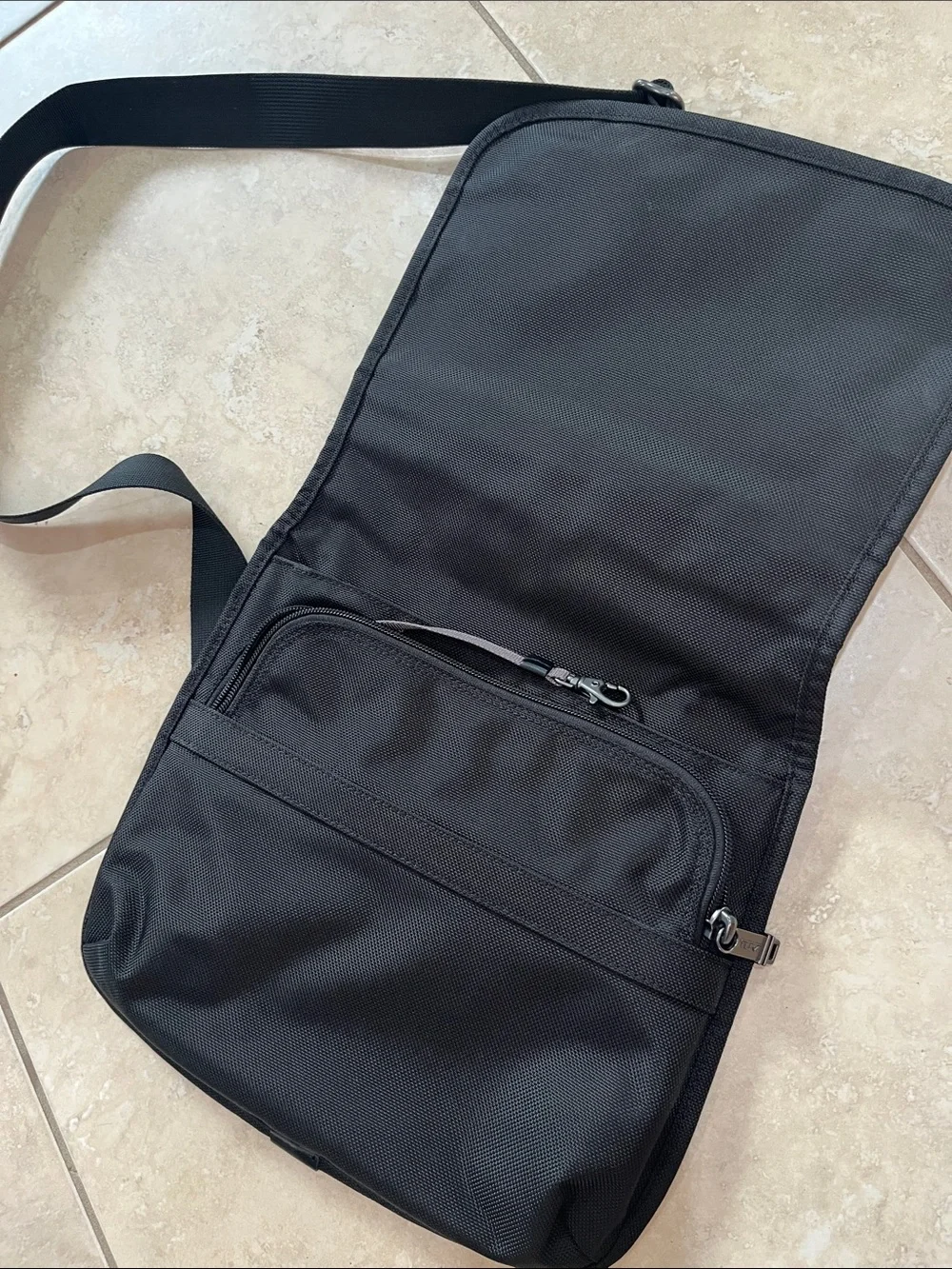 Tumi Black Nylon Crossbody Messenger/Travel Bag size 12x10 inches